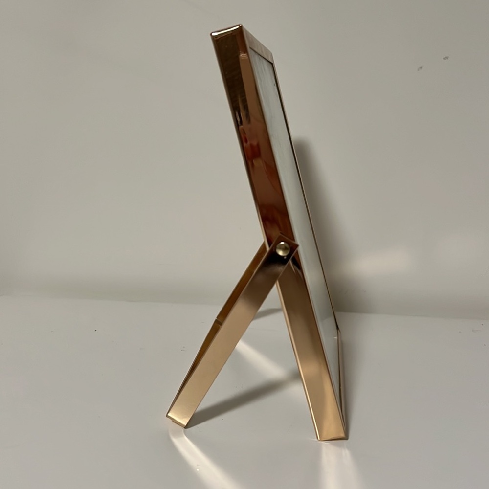 Gold Frame - Picture 3 of 5
